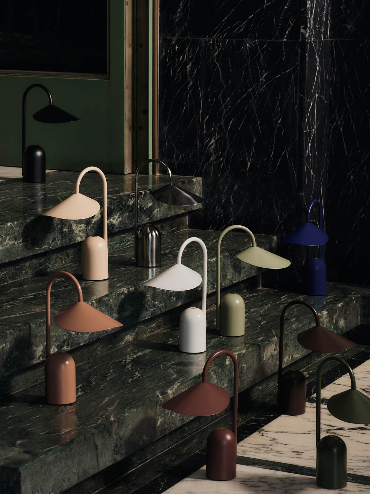 Arum Portable Lamp - Black