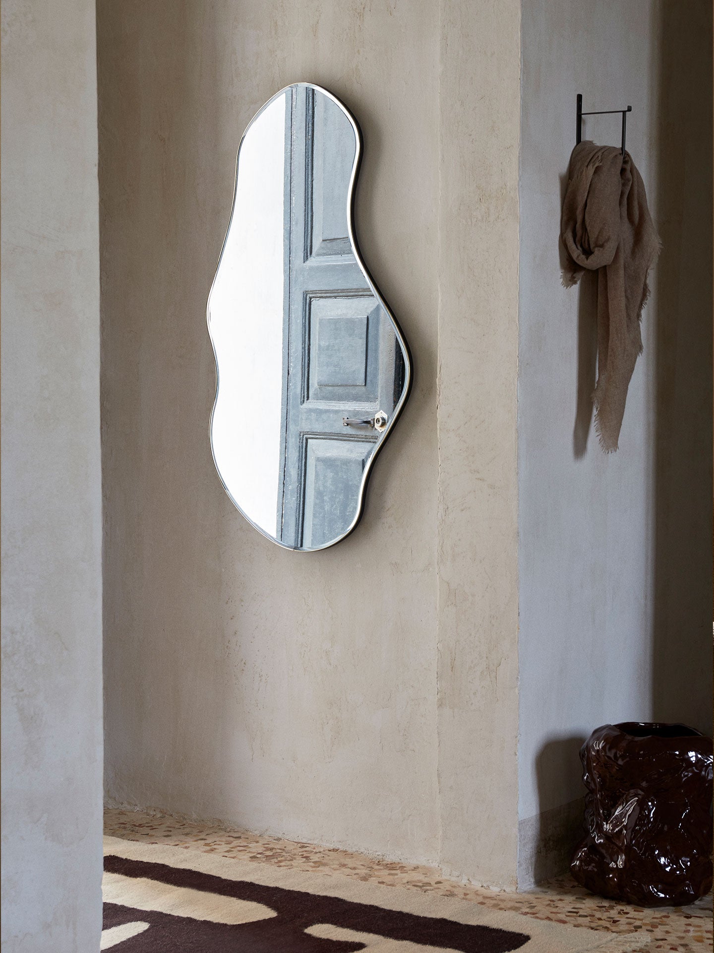 Ferm Living Pond Mirror ブラス　Lサイズ Pond Mirror in Brass | Large | Mirror with unique shape | Ferm Living